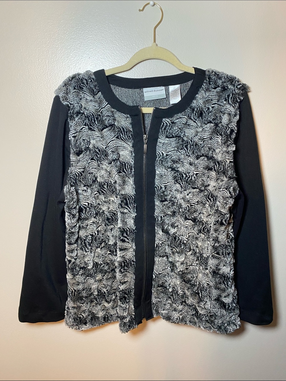Alfred Dunner Black & Gray Faux Fur Zip Up Cardigan 16 Petite